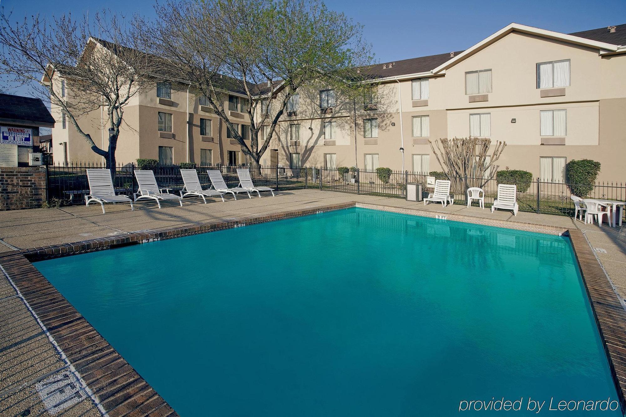 Econo Lodge Austin South Екстериор снимка